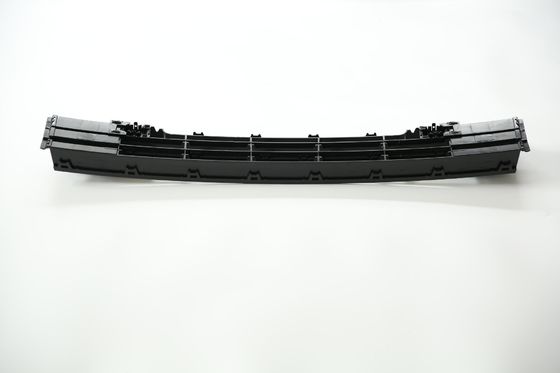 Czarny dolny przedni grill VW Passat 2016 2017 2018