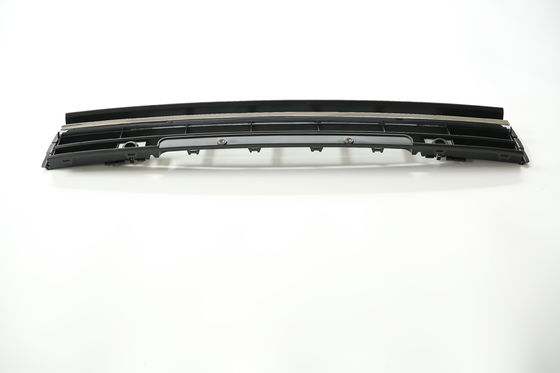 Czarny dolny przedni grill VW Passat 2016 2017 2018