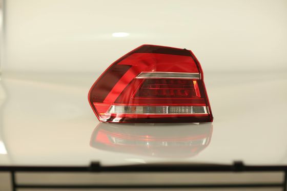 56D 945 207 A / 208 A 2017 2018 2016 Wymiana tylnych świateł Vw Passat Led zakrzywiona